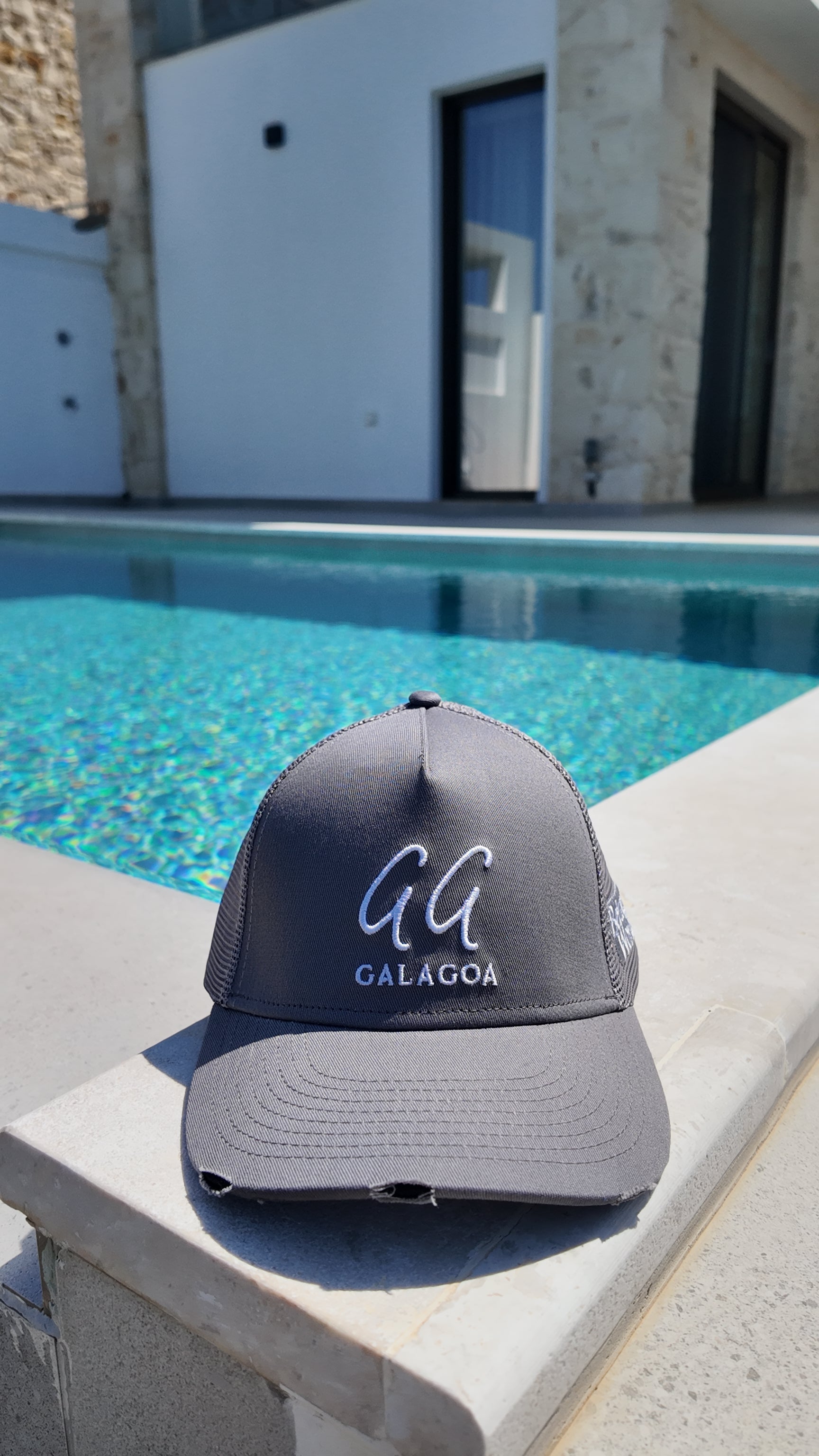 GALAGOA Original Trucker Cap in Grey